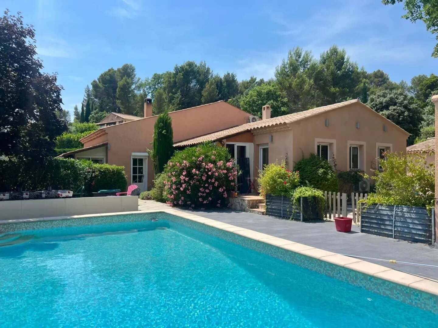 Maison à vendre, 197m², La Bastidonne