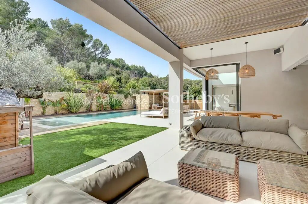 Maison à louer, 350m², Aix-en-Provence
