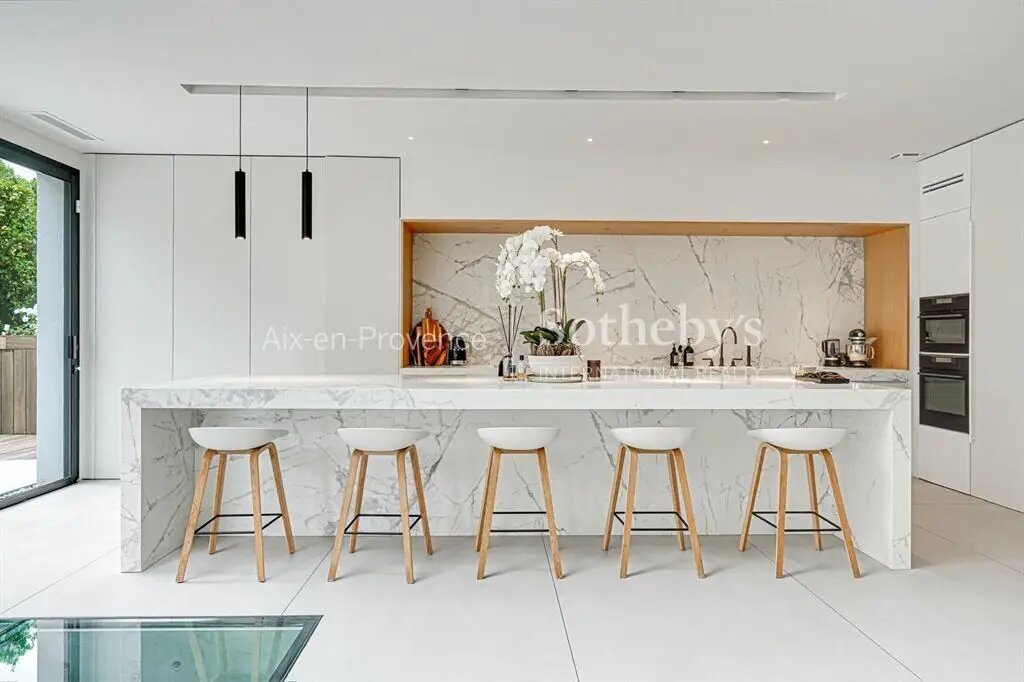 Maison à louer, 350m², Aix-en-Provence