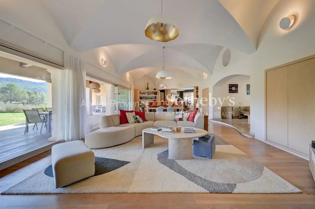 Maison à louer, 430m², Aix-en-Provence