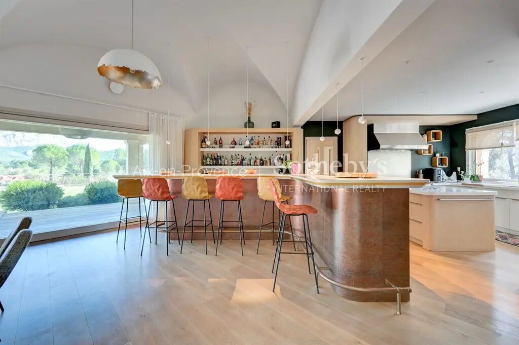 Maison à louer, 430m², Aix-en-Provence