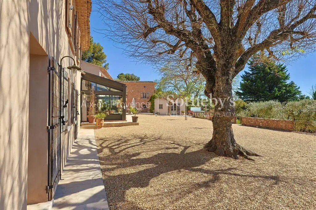 Maison à louer, 350m², Aix-en-Provence
