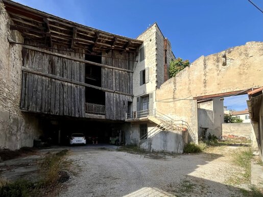 Immeuble 600 m² · à Beaucaire · 600 m² · 630 000 €