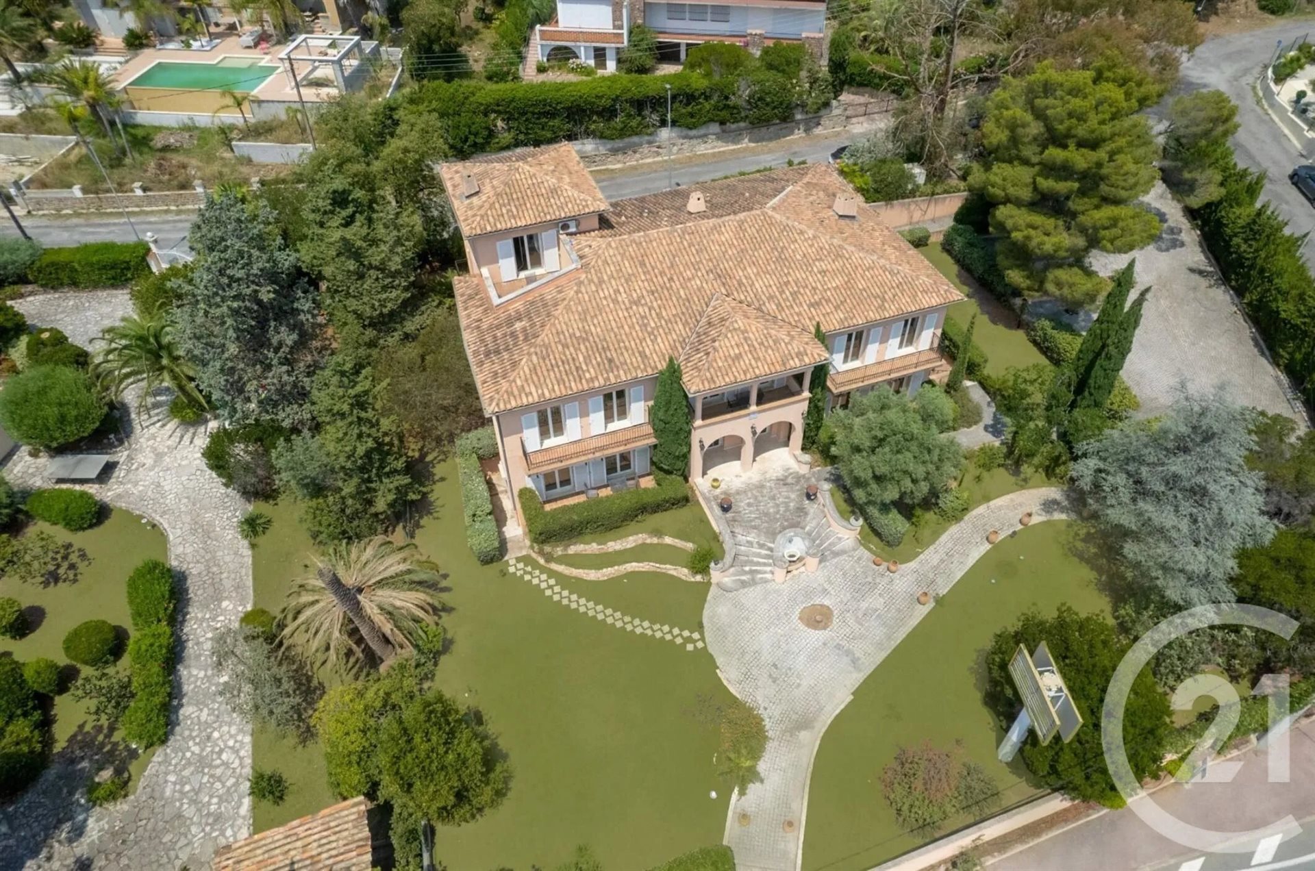 Maison à vendre, 775m², Roquebrune-sur-Argens