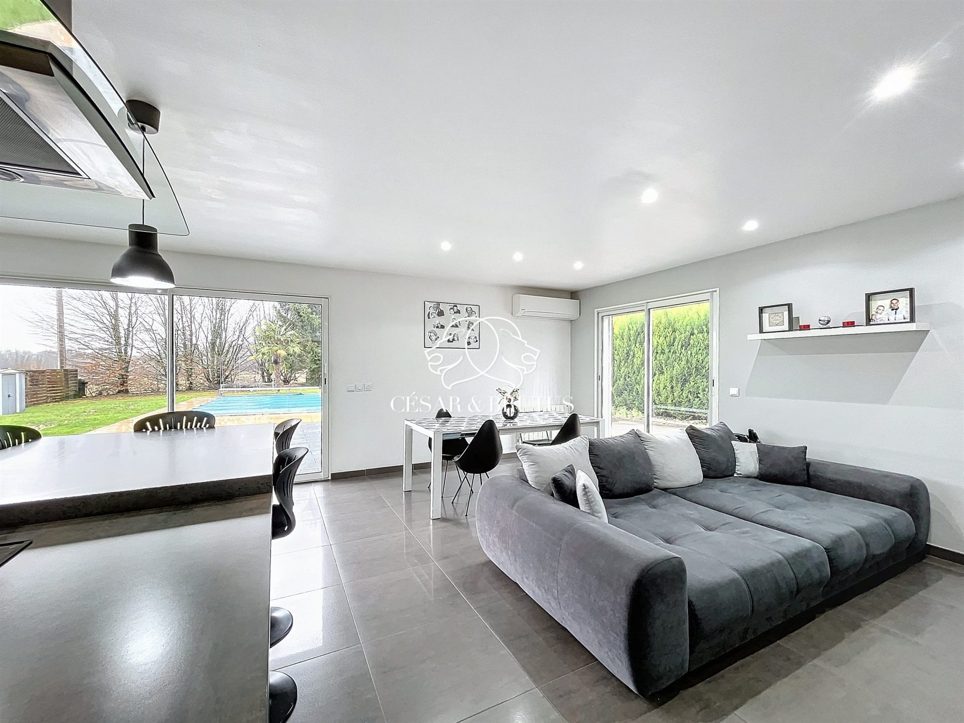 Maison à vendre, 165m², Villieu-Loyes-Mollon