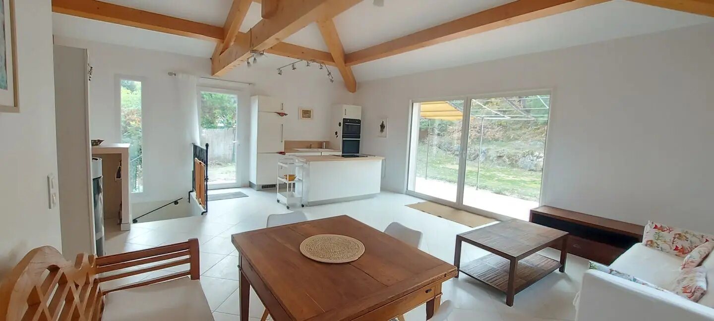 Maison à louer, 132m², Simiane-Collongue