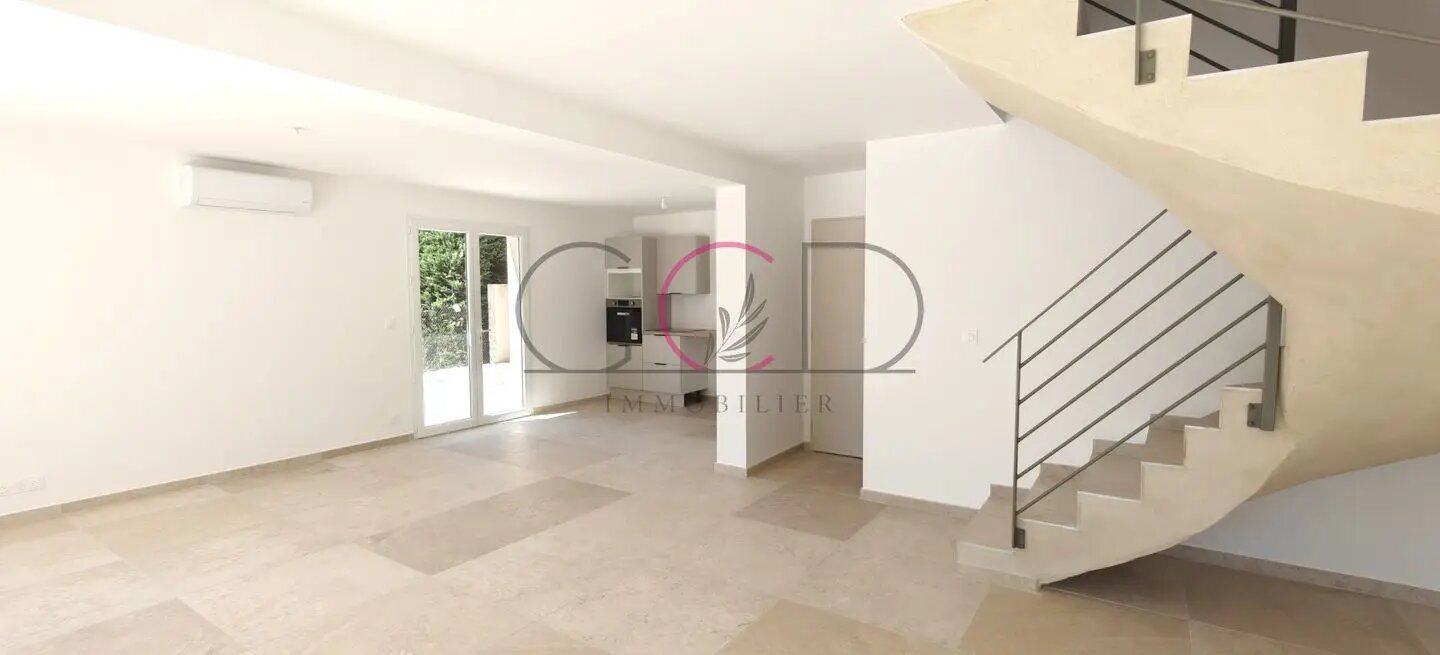 Maison à louer, 95m², Ventabren