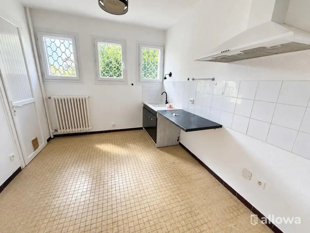 Maison à louer, 95m², Beauchastel