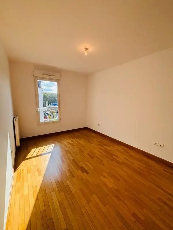 Appartement à louer, 81m², Issy-les-Moulineaux