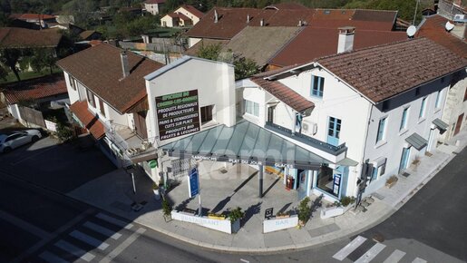 Maison 260 m² · à Cognin-les-Gorges · 260 m² · 325 000 €