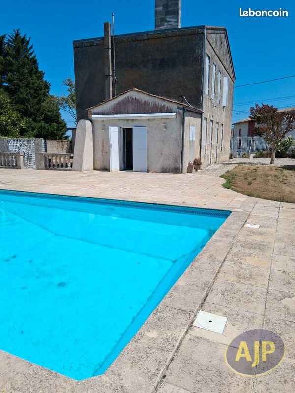 Maison à vendre, 280m², Saint-Estèphe