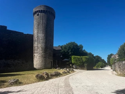 3 pièces 80 m² · à La Couvertoirade · 80 m² · 160 000 €