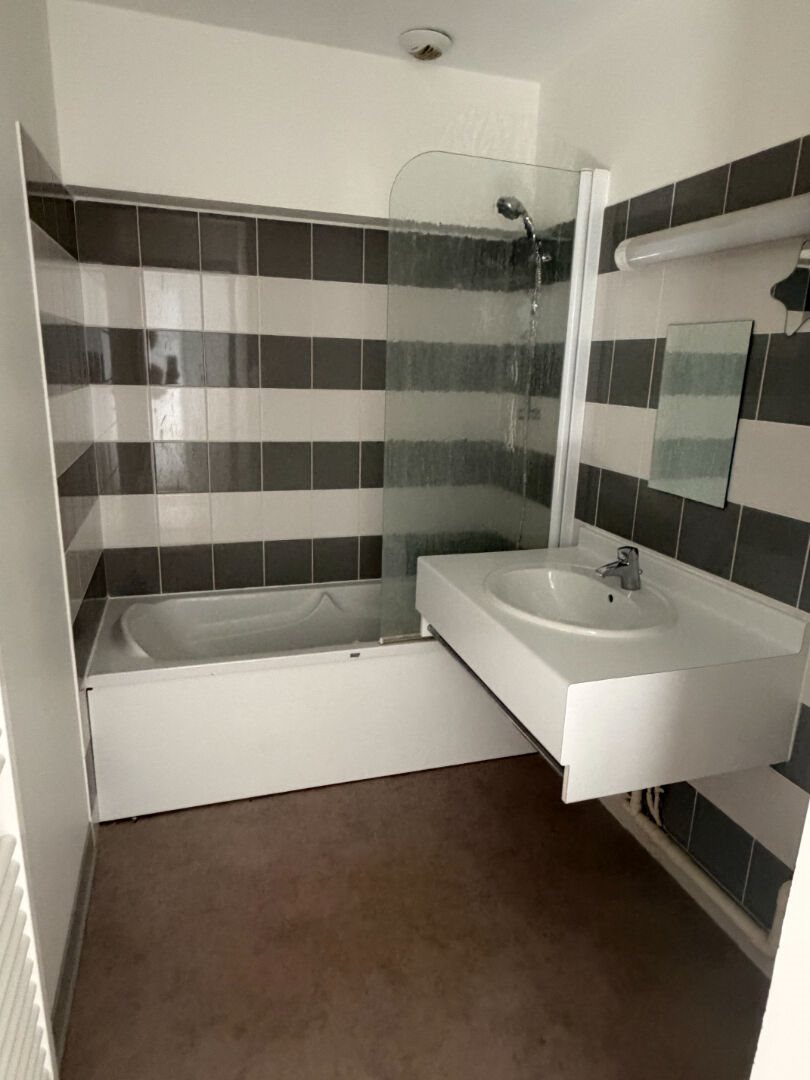 Appartement à louer, 62m², La Châtre