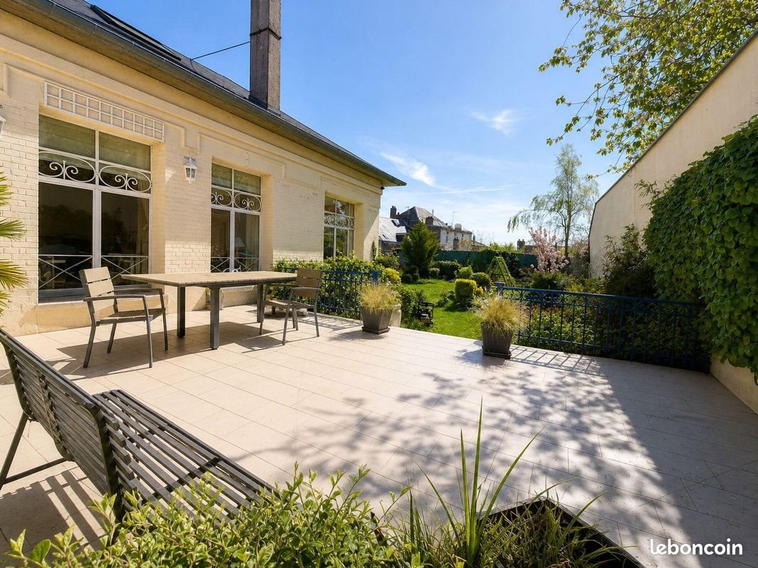Maison à vendre, 420m², Saint-Quentin