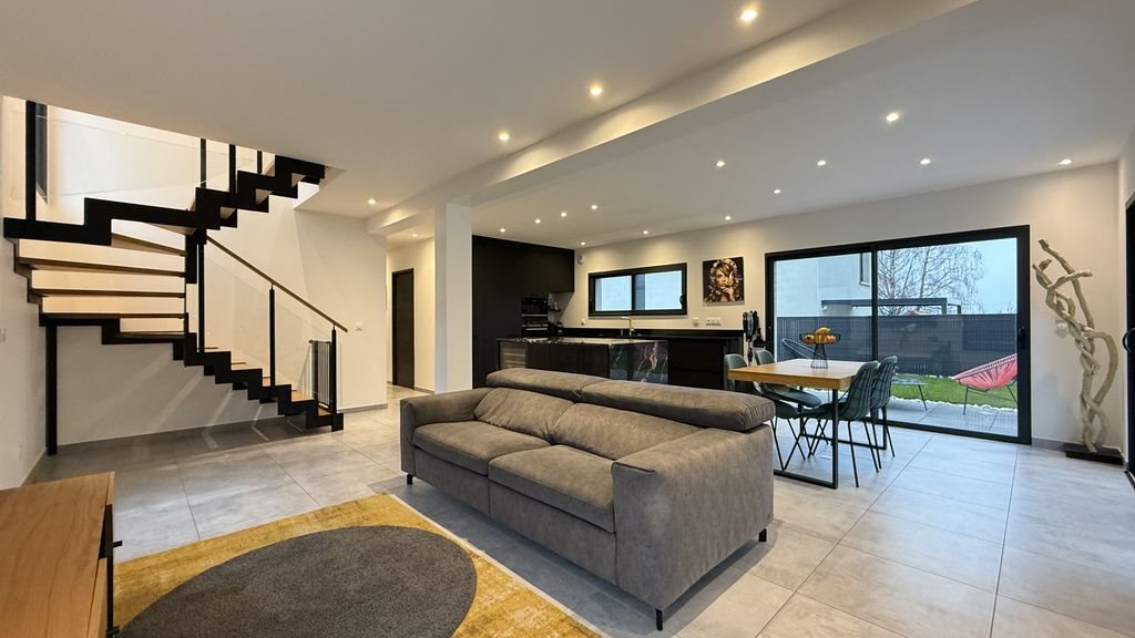Maison à vendre, 137m², Prévessin-Moëns