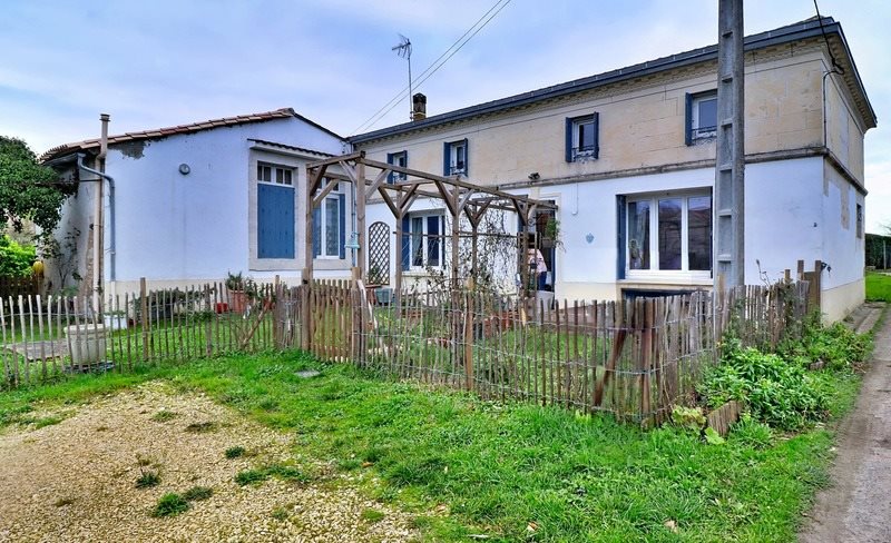 Maison à vendre, 191m², Saint-Dizant-du-Gua