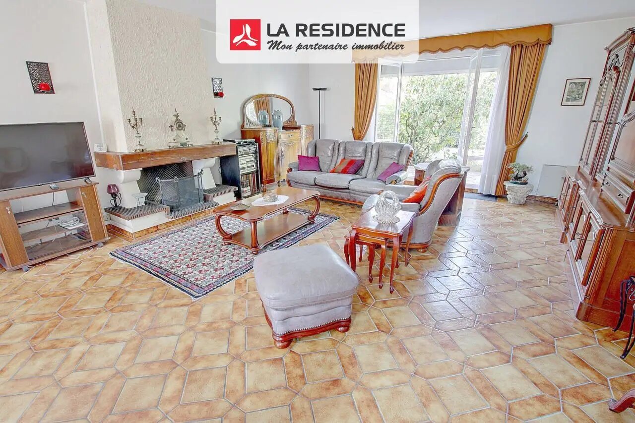 Maison à vendre, 135m², Le Mesnil-Saint-Denis