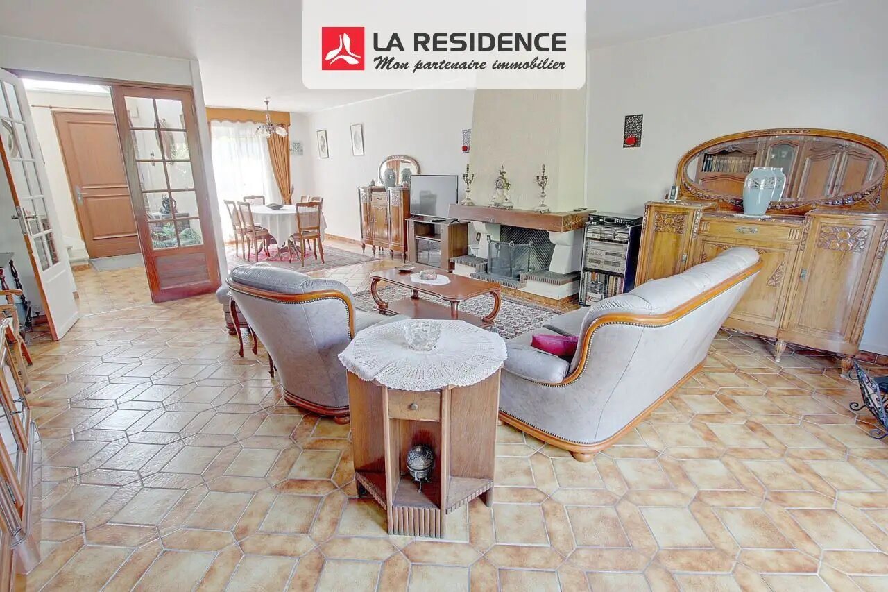 Maison à vendre, 135m², Le Mesnil-Saint-Denis