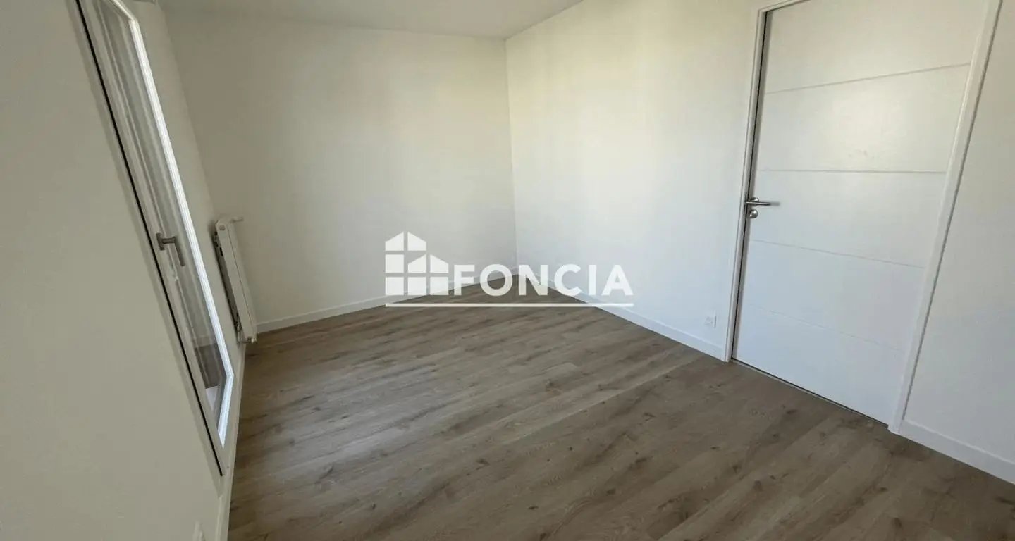 Appartement à louer, 42m², Saint-Cyr-l'École