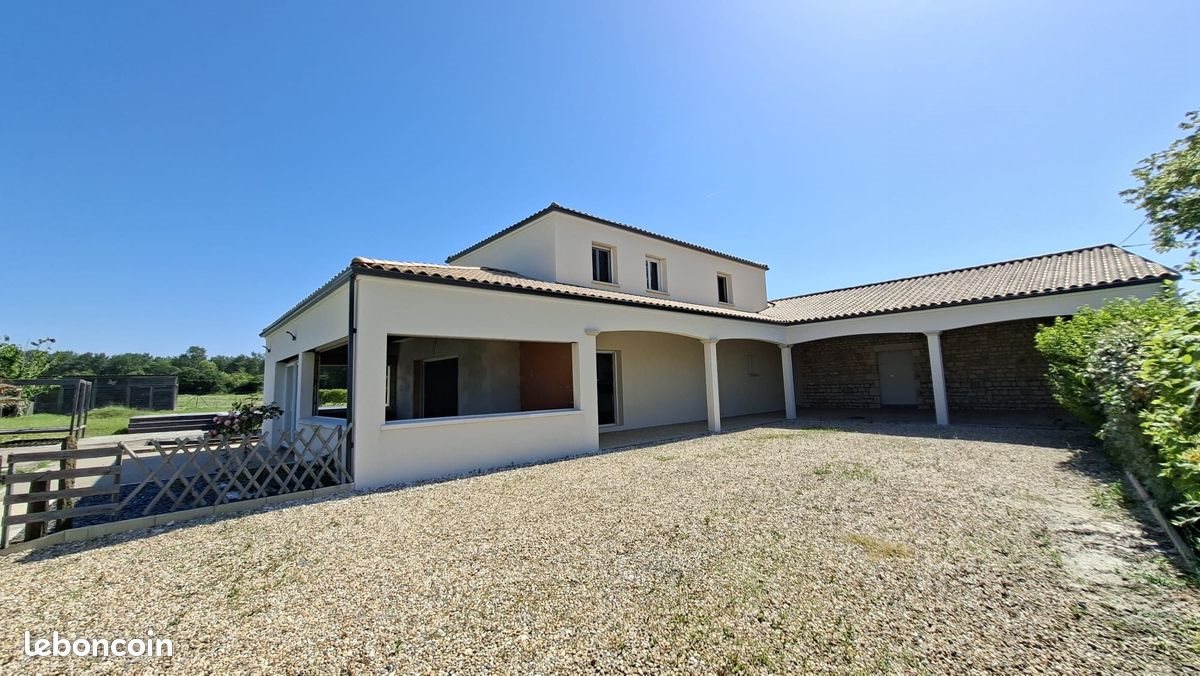 Maison à vendre, 161m², Saintes