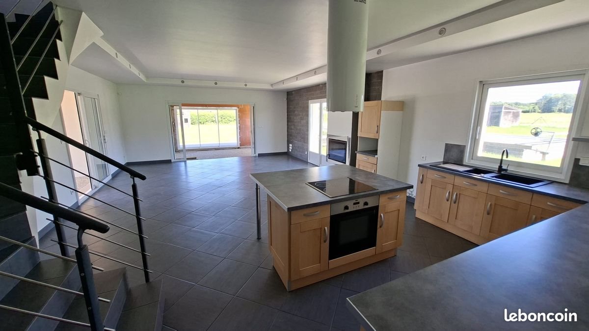 Maison à vendre, 161m², Saintes