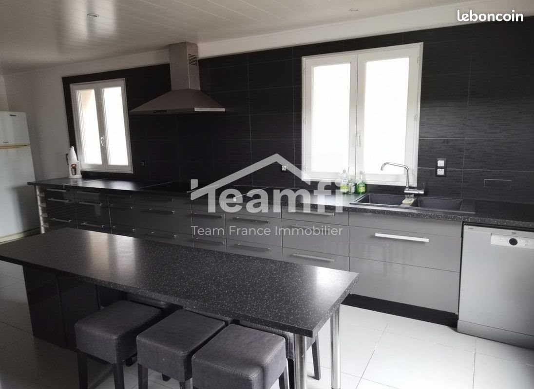 Maison à vendre, 200m², Beaumont-lès-Randan