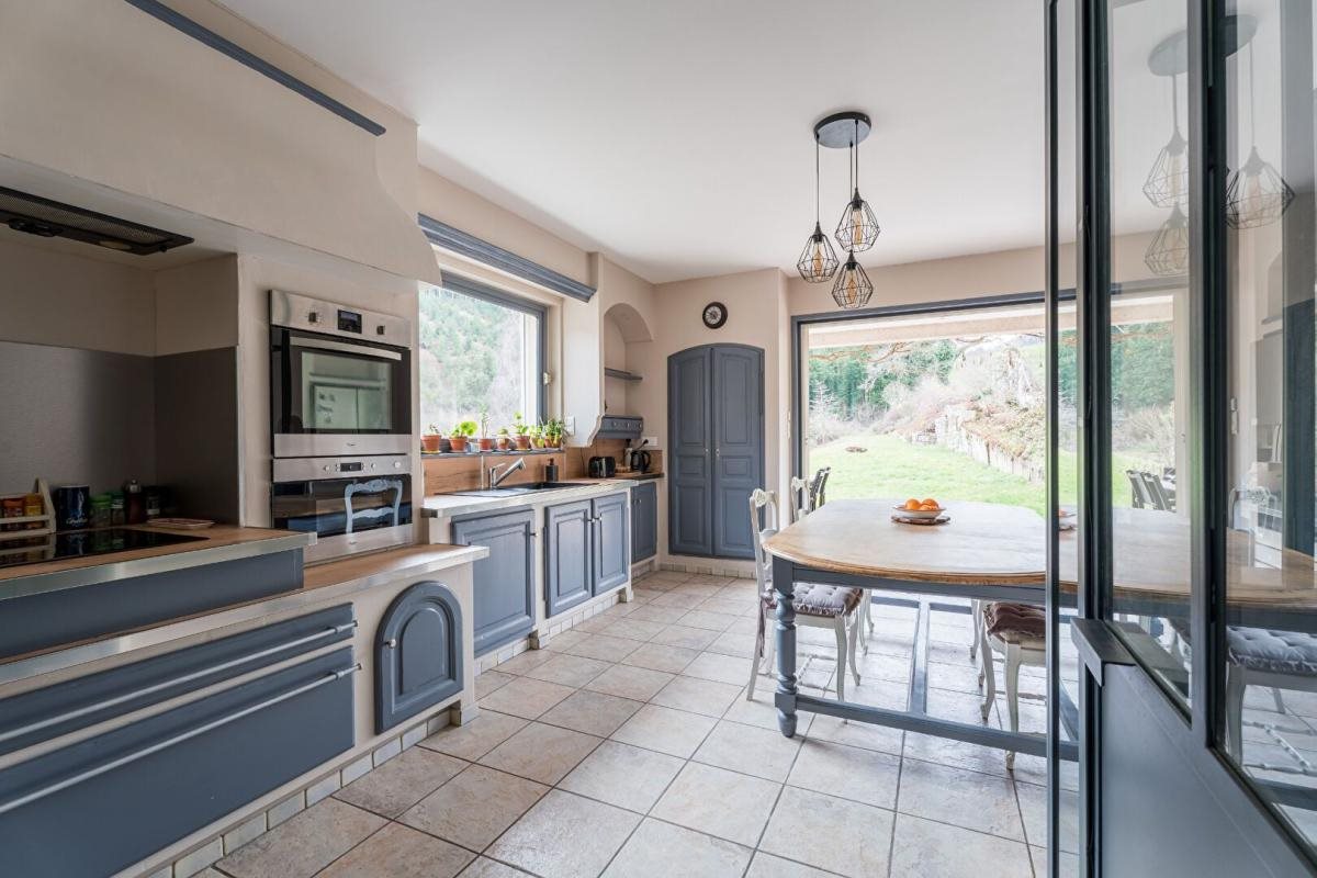Maison à vendre, 316m², Saint-Vincent-de-Reins