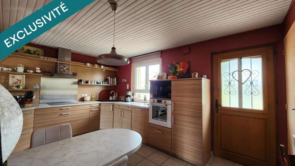 Maison à vendre, 85m², Saint-Romain-sous-Gourdon