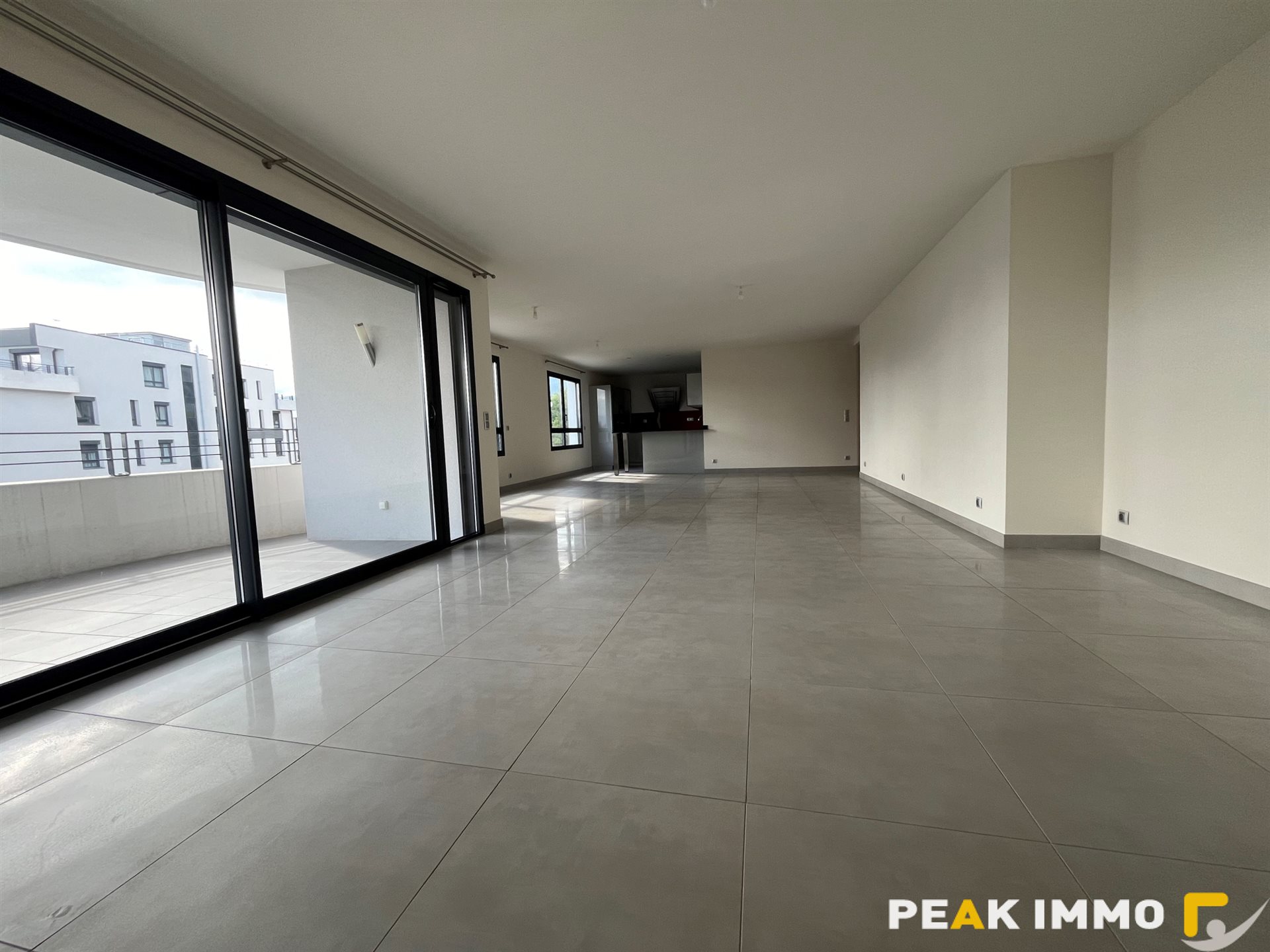 Appartement à louer, 166m², Saint-Genis-Pouilly
