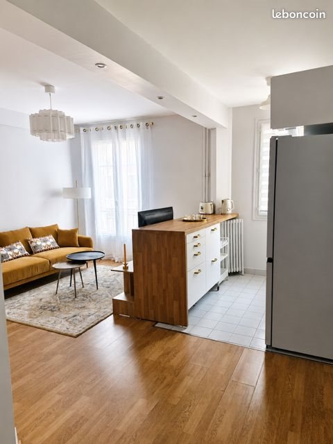 Appartement à louer, 45m², Courbevoie