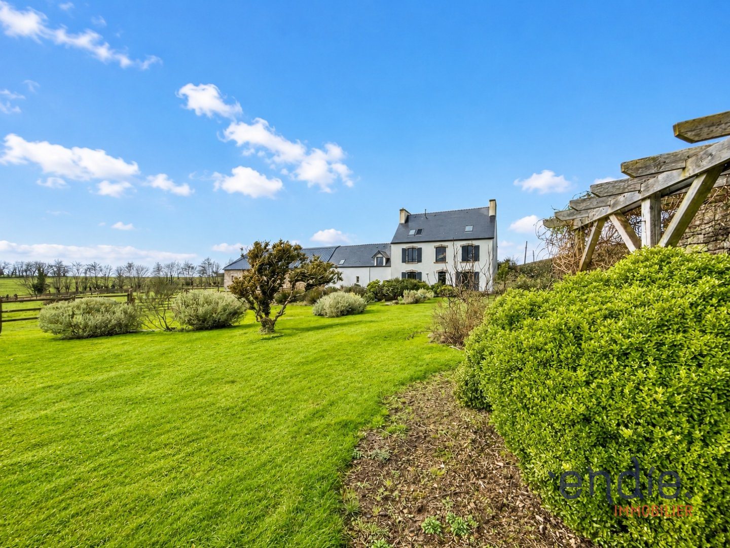 Maison à vendre, 195m², Plonévez-Porzay