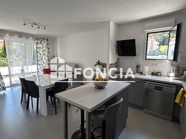 Appartement à louer, 71m², Hyères