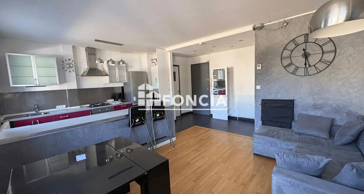 Appartement à louer, 47m², Meyzieu