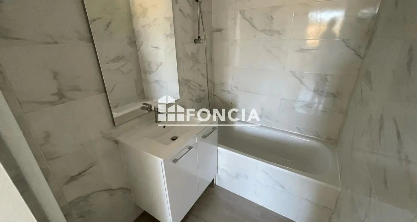 Appartement à louer, 59m², Montluel