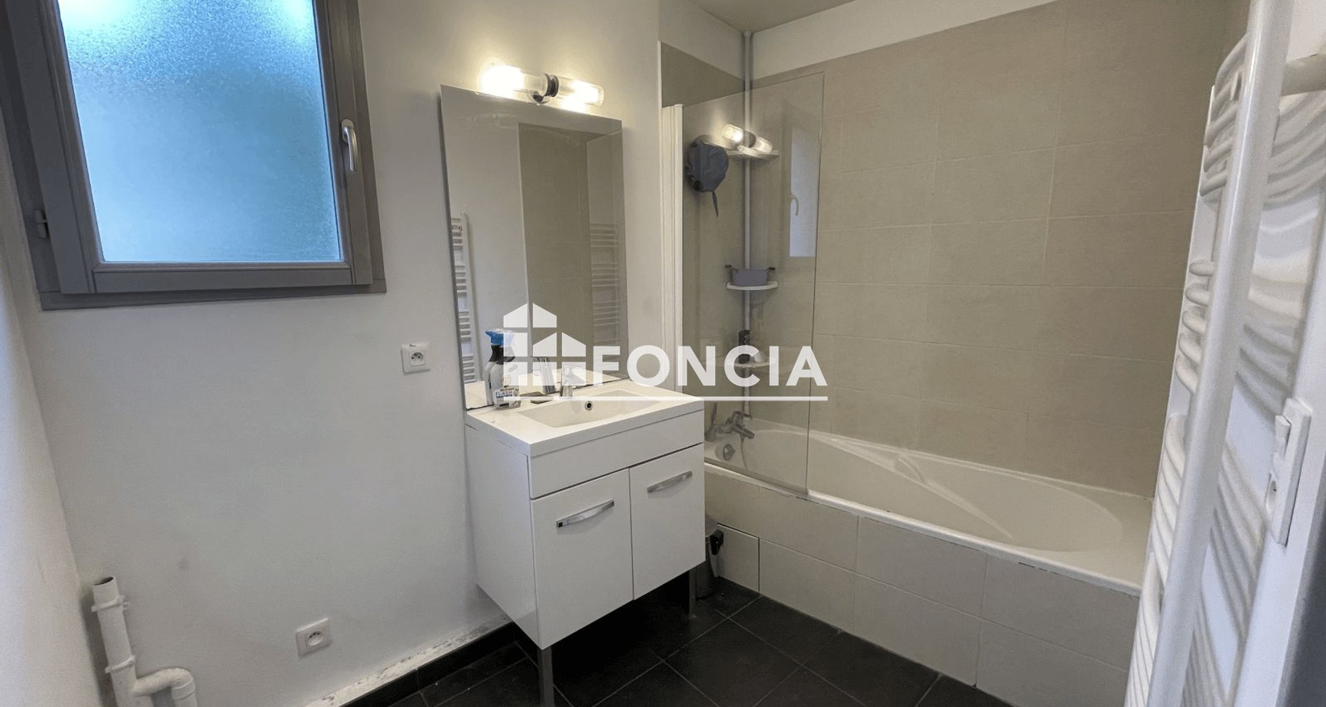 Appartement à louer, 45m², Neuville-sur-Saône