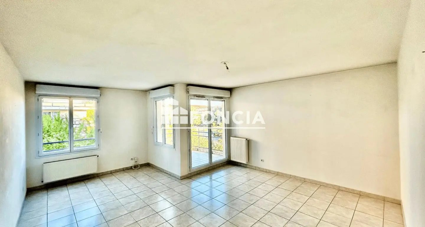 Appartement à louer, 66m², Bron