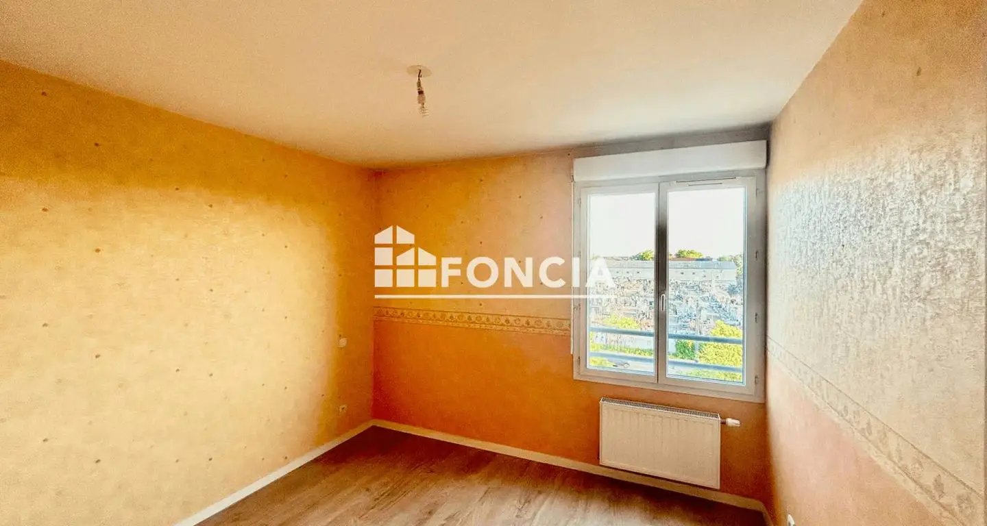 Appartement à louer, 66m², Bron