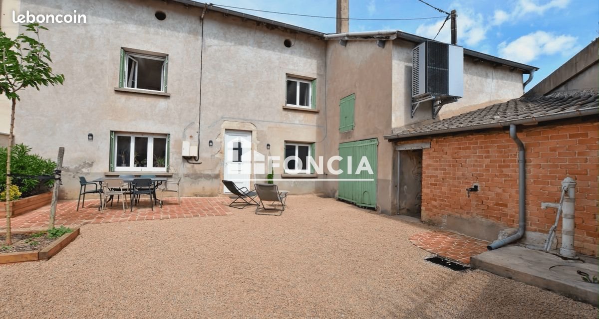 Maison à louer, 105m², Corcelles-en-Beaujolais