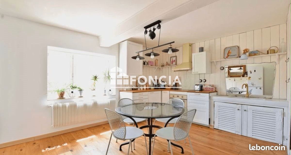 Maison à louer, 105m², Corcelles-en-Beaujolais