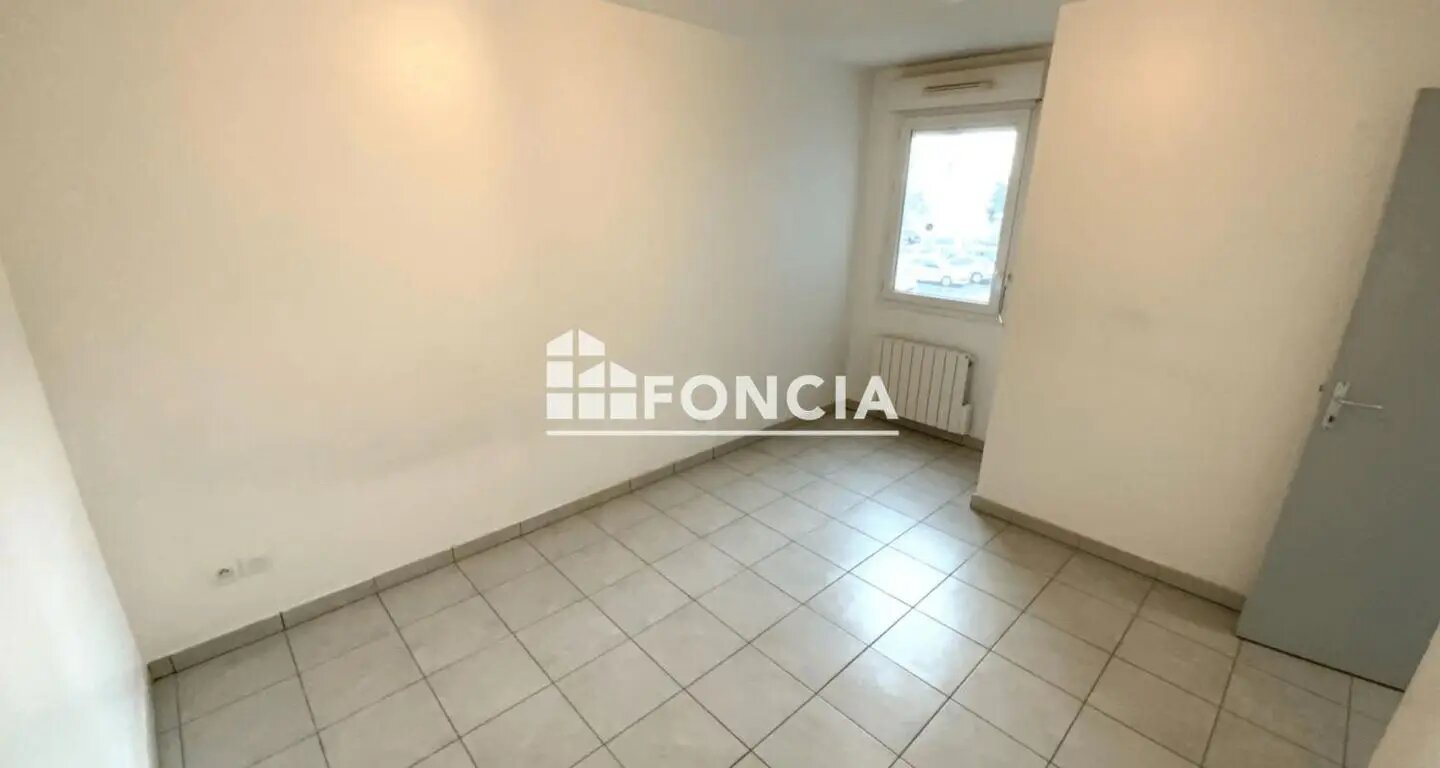 Appartement à louer, 42m², Décines-Charpieu