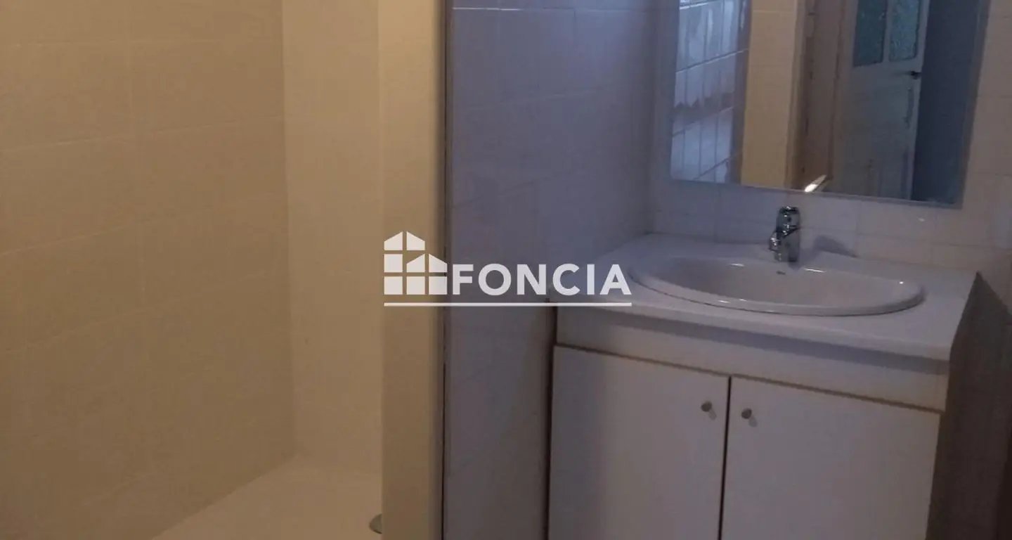 Maison à louer, 118m², Sarras
