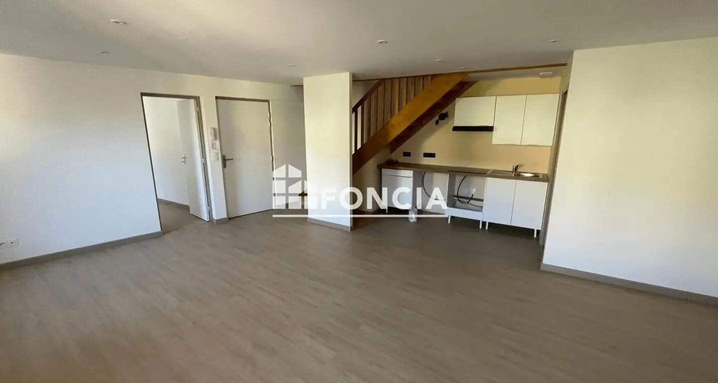 Appartement à louer, 64m², Soyons