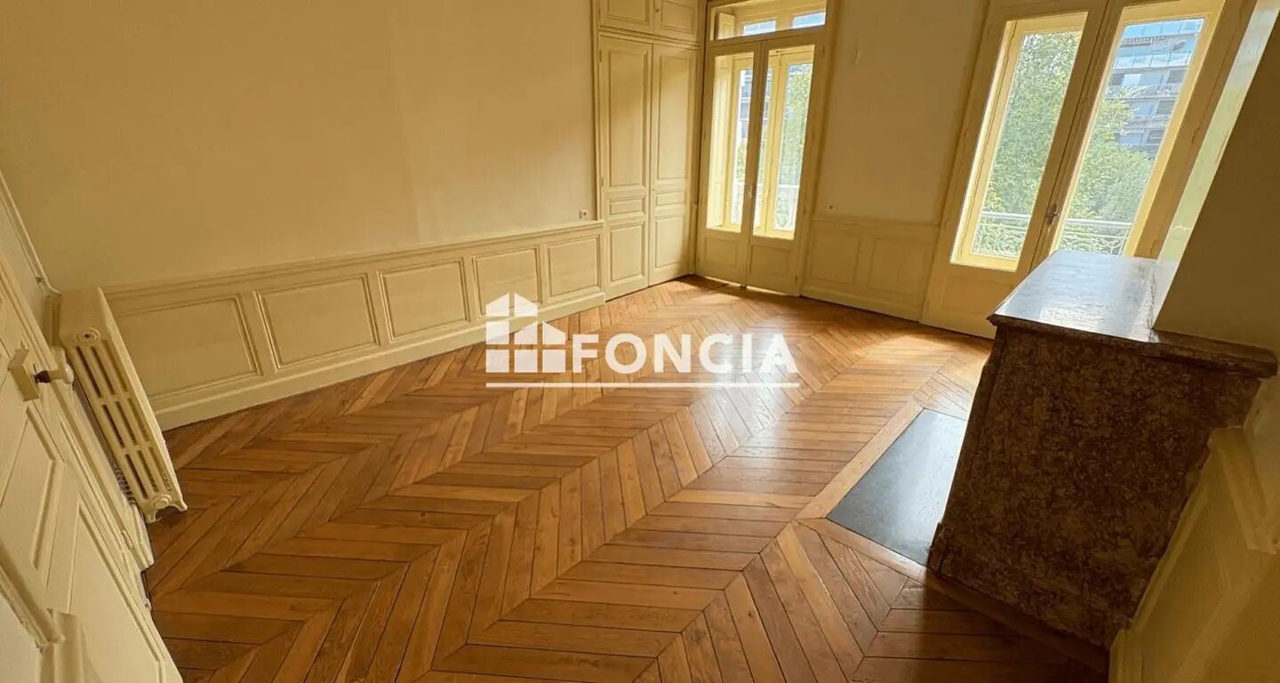 Appartement à louer, 144m², Valence