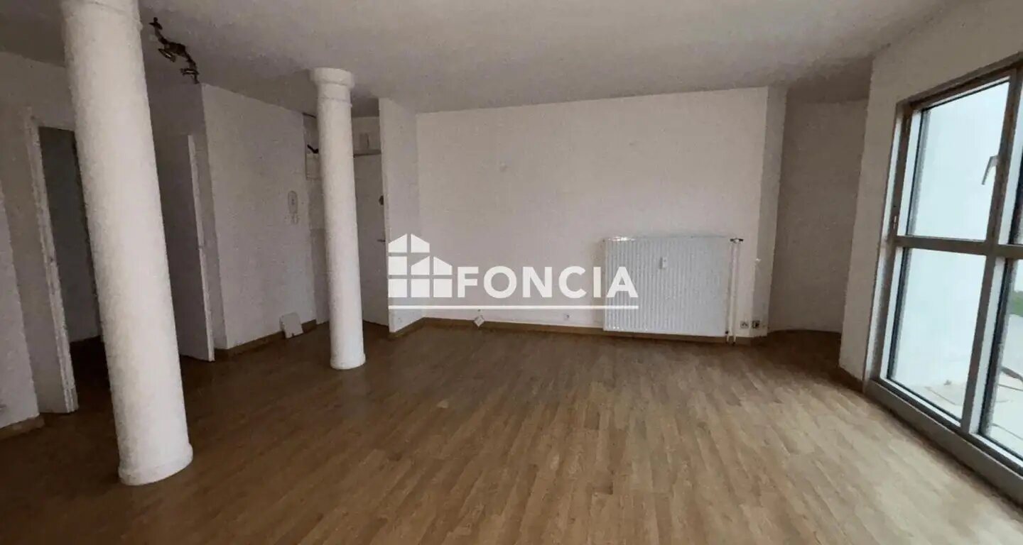 Appartement à louer, 71m², Cergy