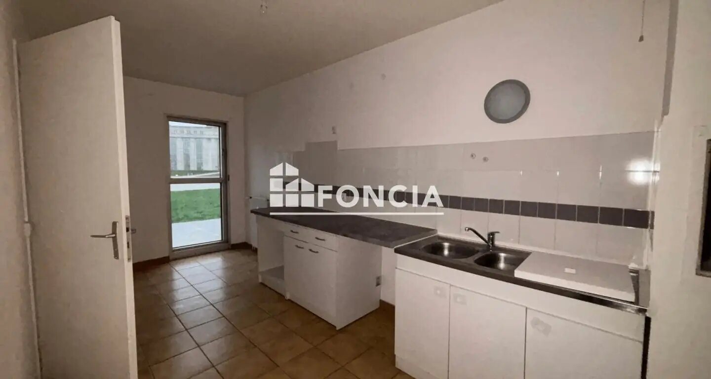 Appartement à louer, 71m², Cergy