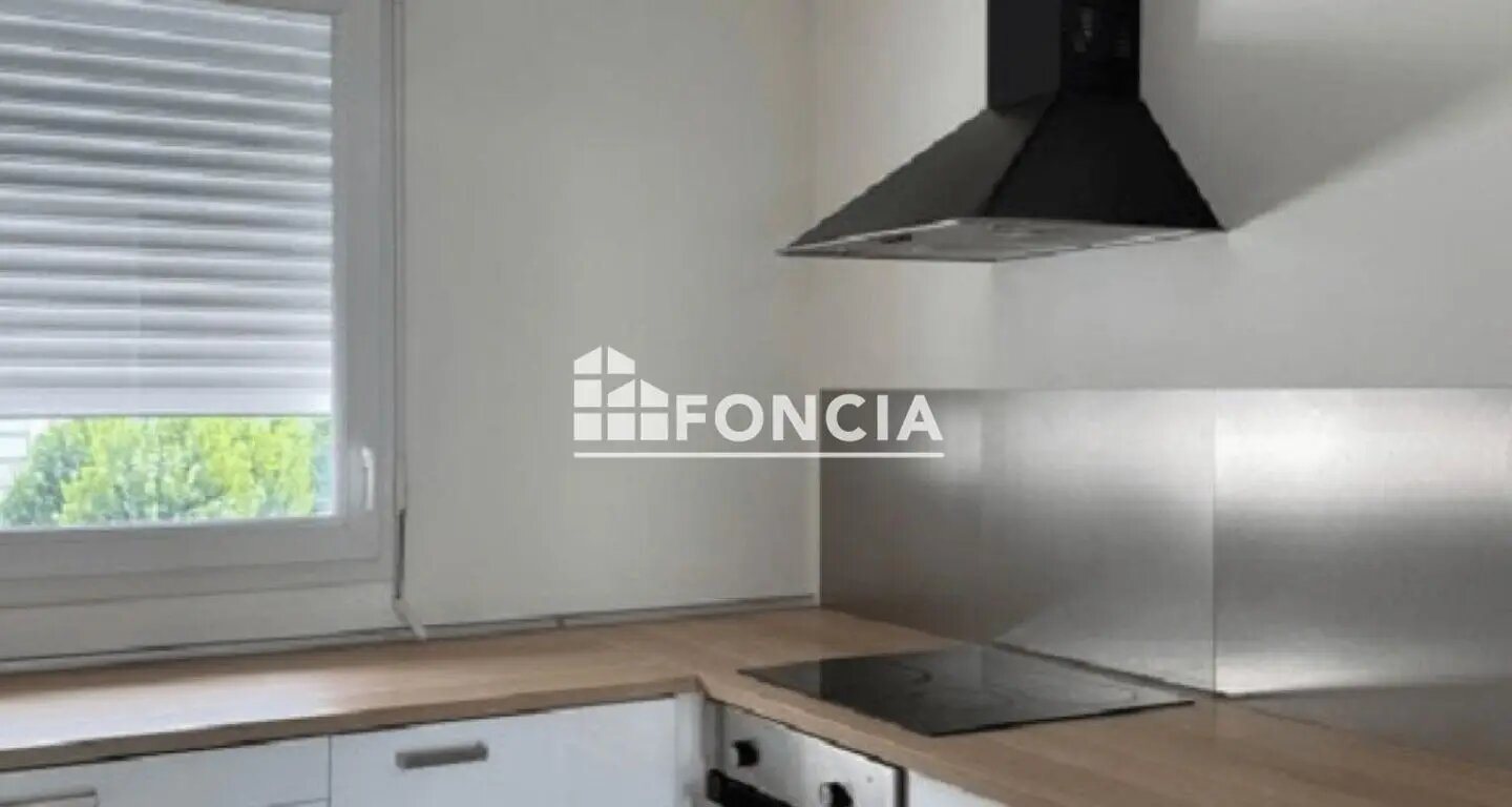 Appartement à louer, 69m², Cergy