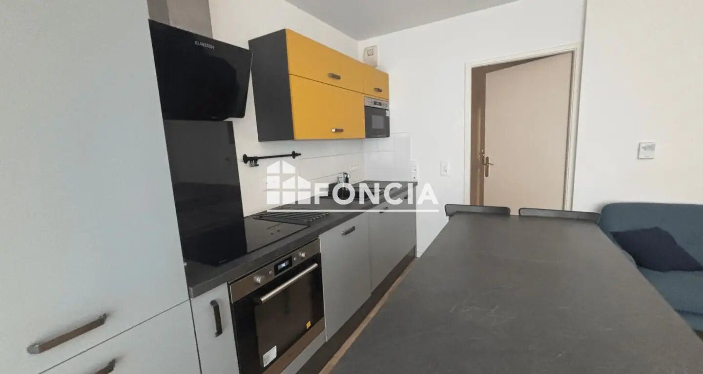Appartement à louer, 37m², Cergy