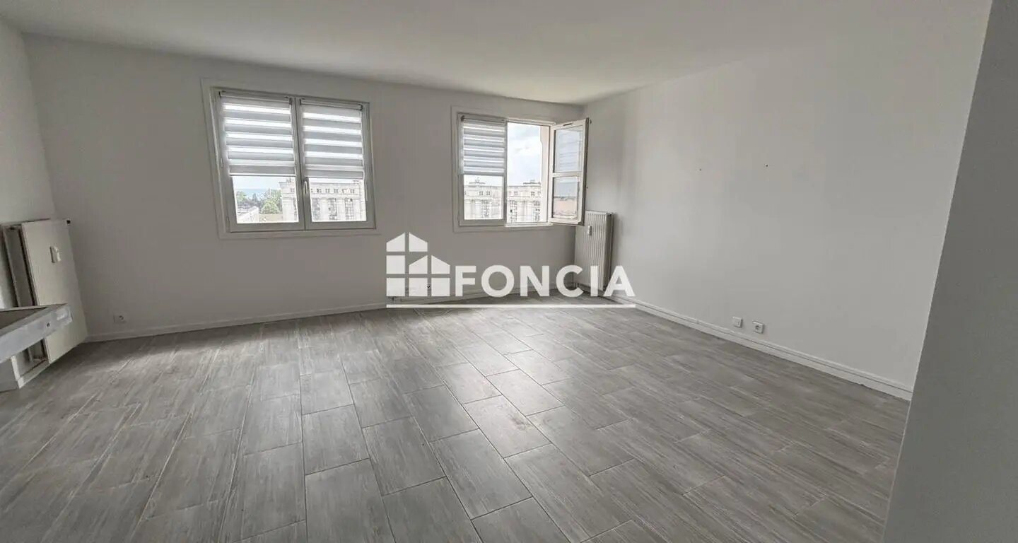 Appartement à louer, 37m², Cergy