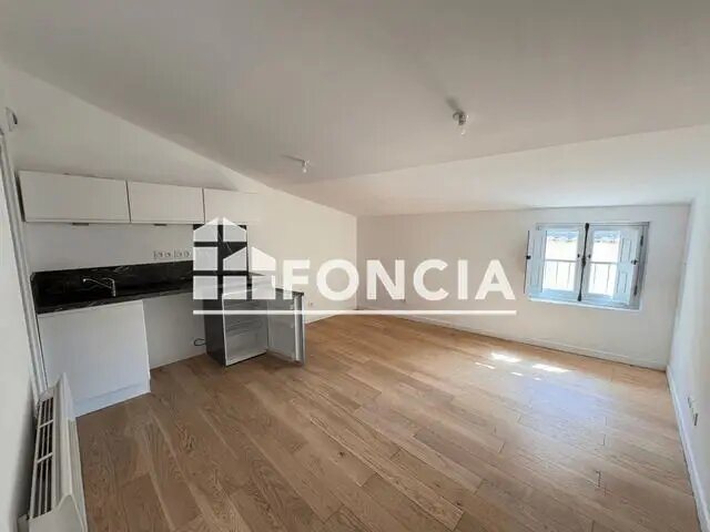 Appartement à louer, 29m², Uzès