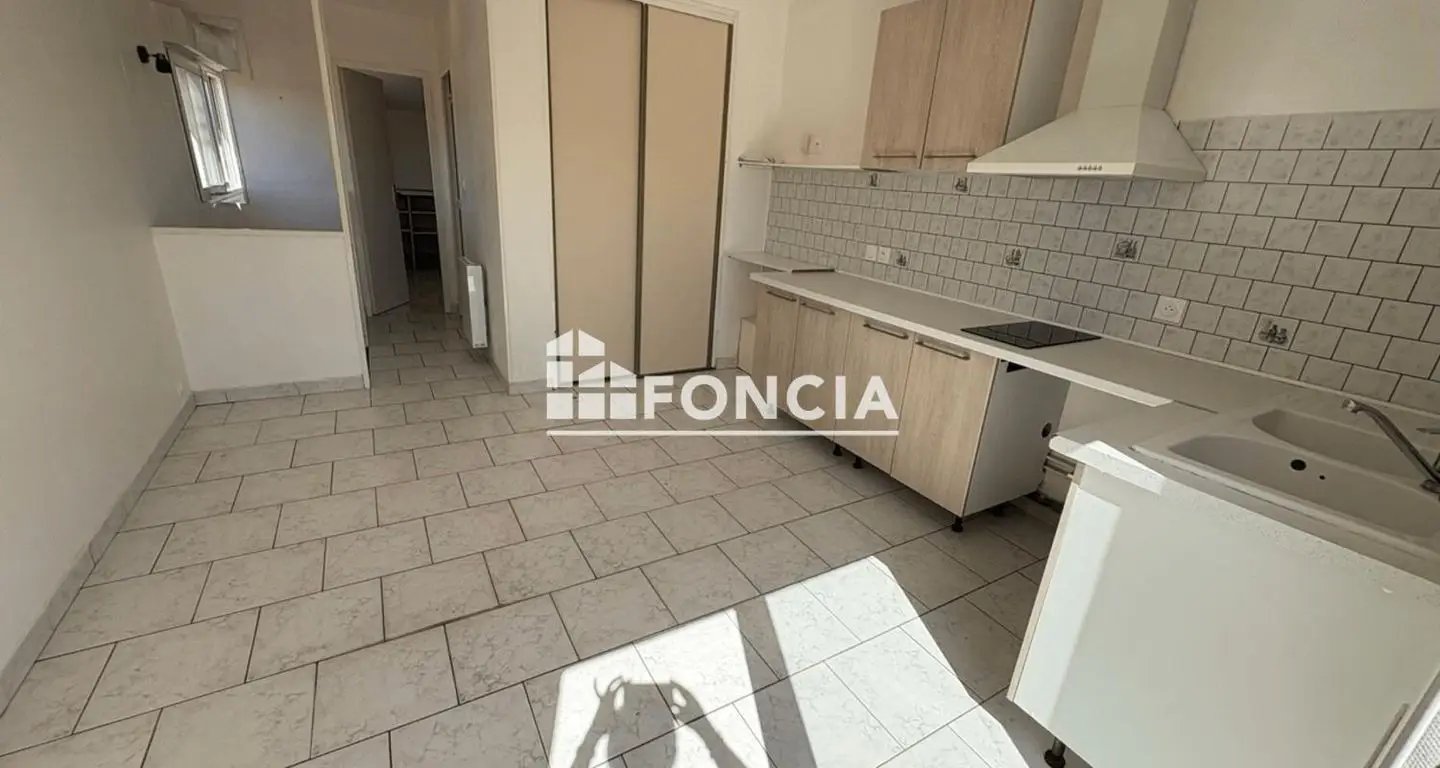 Appartement à louer, 29m², Semussac